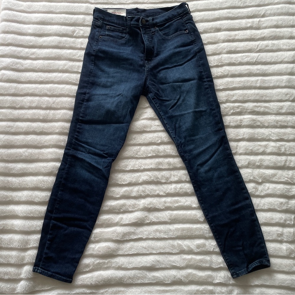 Gap True Skinny high rise stretch jeans in dark wash, size 29 (size 8)